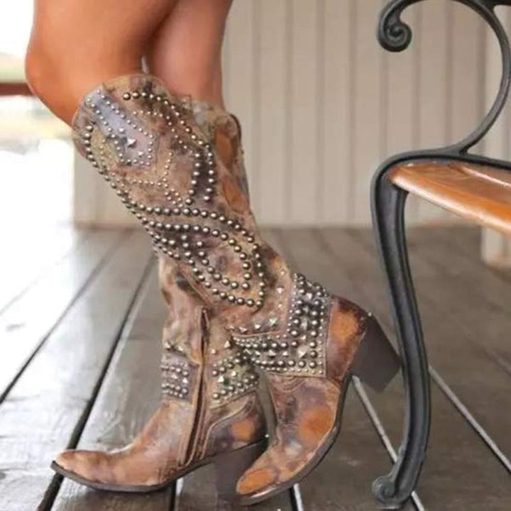 JOAN - Stiefel mit Metallnieten und klobigem Absatz